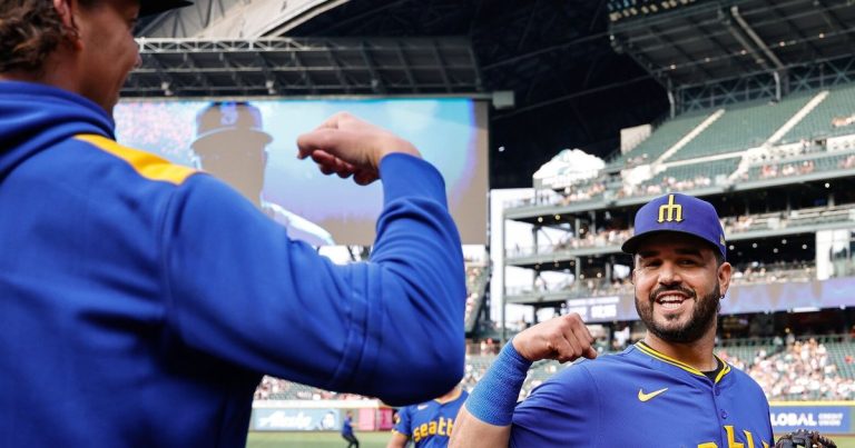 Photos: Rangers at Mariners