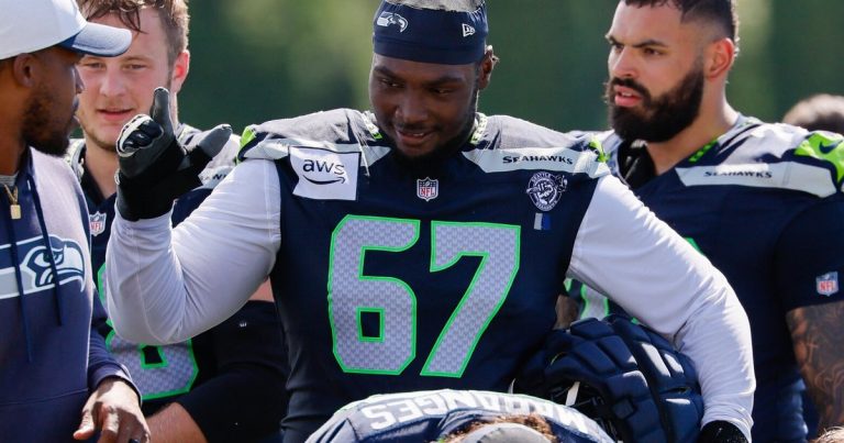 Seahawks tackle Charles Cross has finger surgery