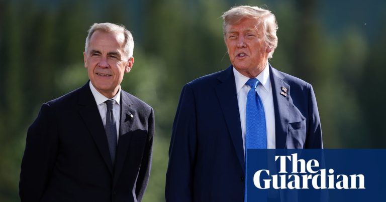 Trump signs order increasing tariffs on Canadian goods from 25% to 35%