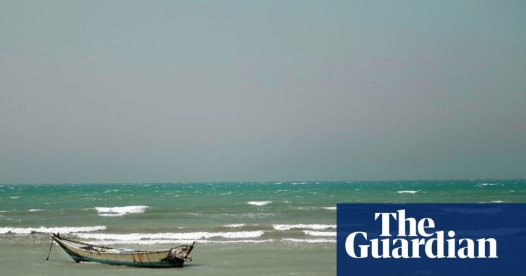 More than 140 migrants believed dead as boat capsizes off Yemen