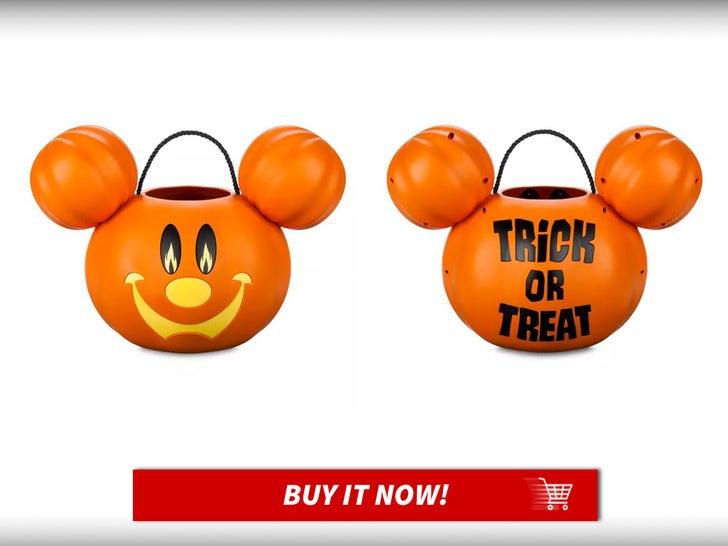 Light-Up-Treat-Bucket-Mickey-And-Minnie-Halloween-MAIN