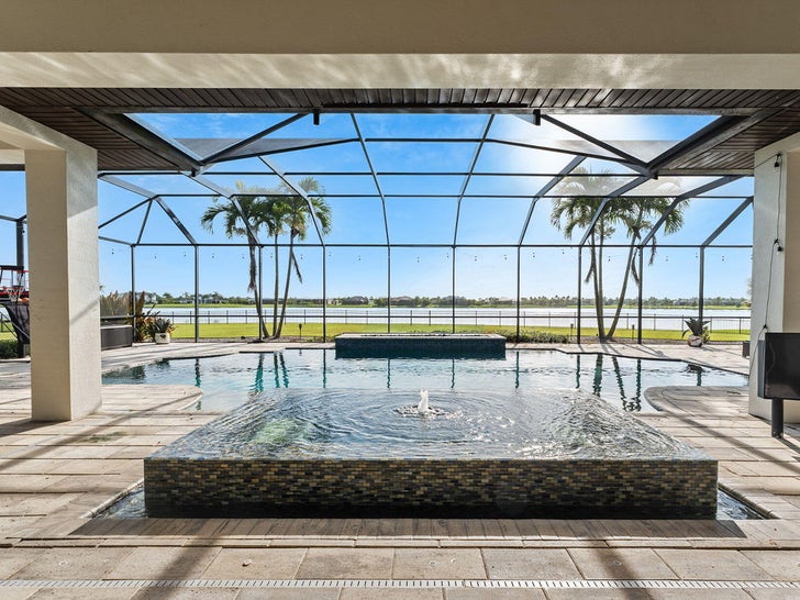 0904-Jamie-Collins-And-Kat-Tat-Home-SUB-1