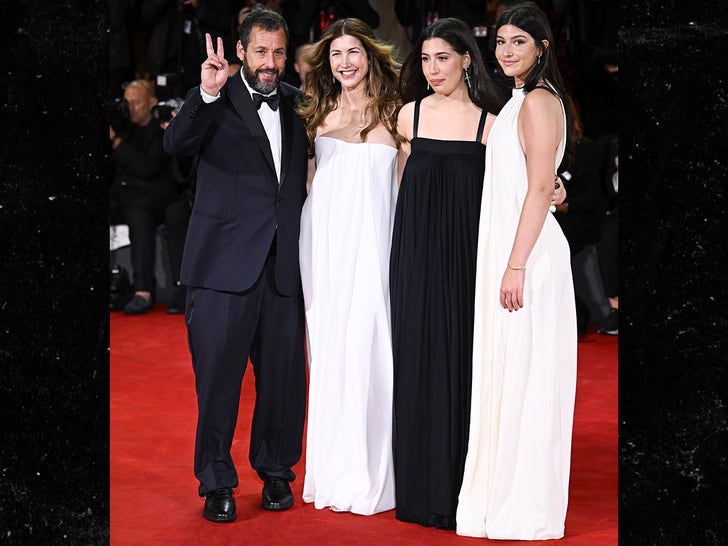 0903-82nd-Venice-International-Film-Festival-2025-Celebs-Sub2