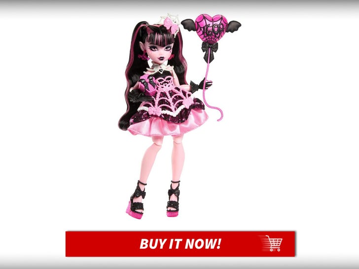 Scary-Sweet-Birthday-Doll-Draculaura-Monster-High-Dolls-MAIN